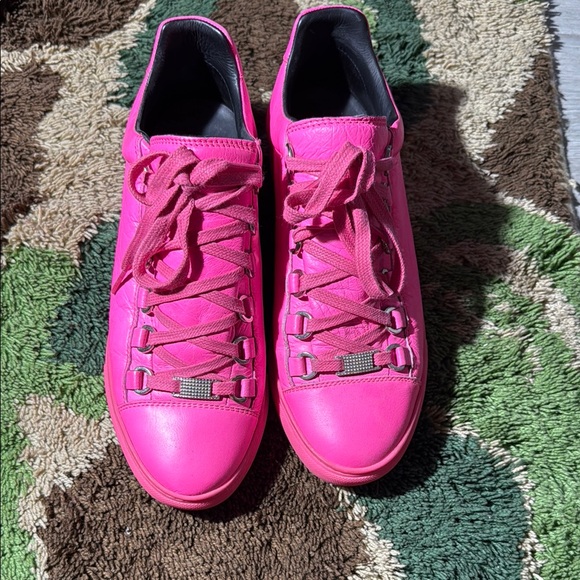 Balenciaga Pink Sneakers Vibrant Low-Top Design - Picture 1 of 5